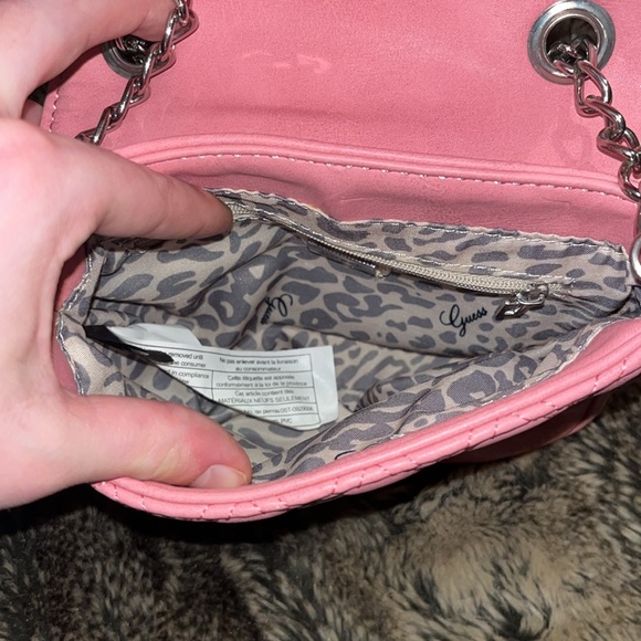Guess purse - Picture 3 of 3